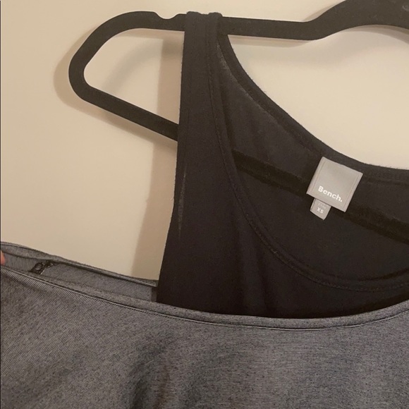 black and grey t-shirt - Picture 4 of 4